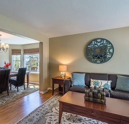 Spectacular 5 Bedroom Home in Rock Creek — Photo 4