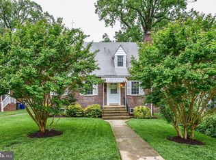 4313 18th St N, Arlington, VA 22207