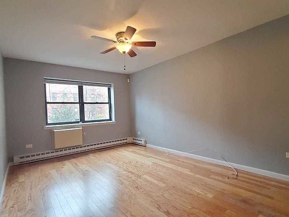 4th image of 31-23 Crescent St #1A