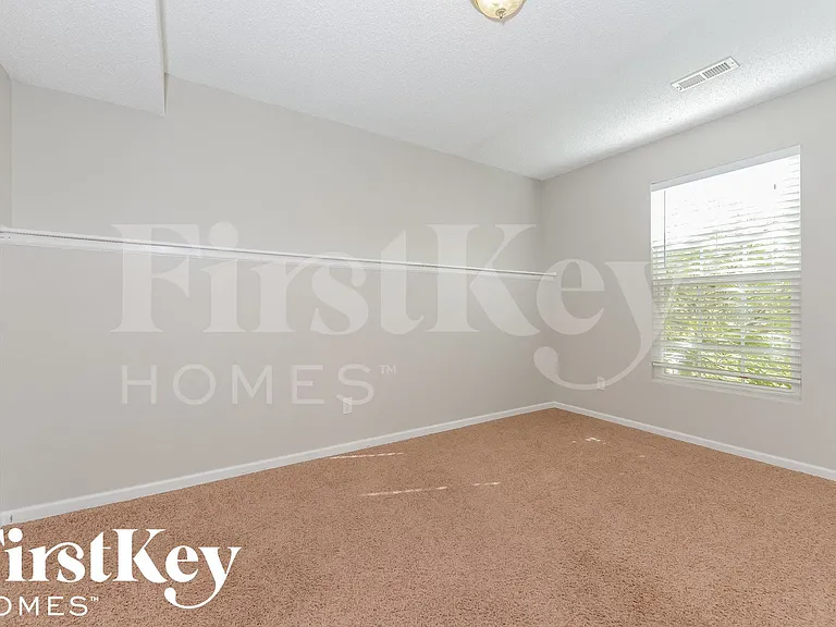 609 Rosehill Dr — Photo 12