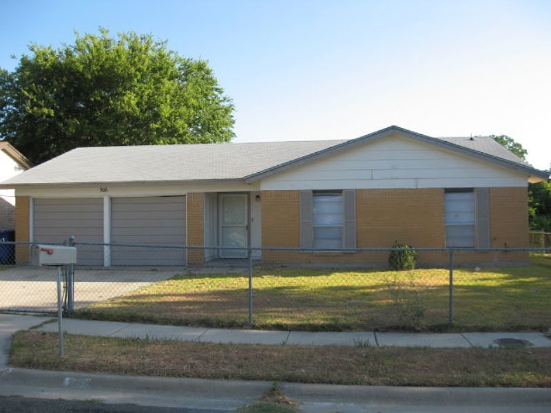 1st image of 906 Sublett Ave