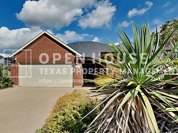 1017 Cutting Horse Dr, Mansfield, TX 76063