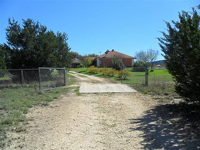 1st image of 323 Cody Ln