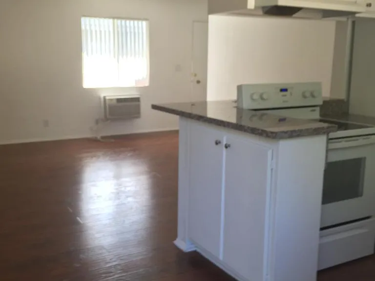 13855 Burbank Blvd #6 — Photo 5