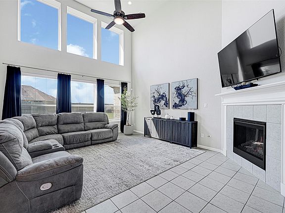 3rd image of 84 Carmel Dr