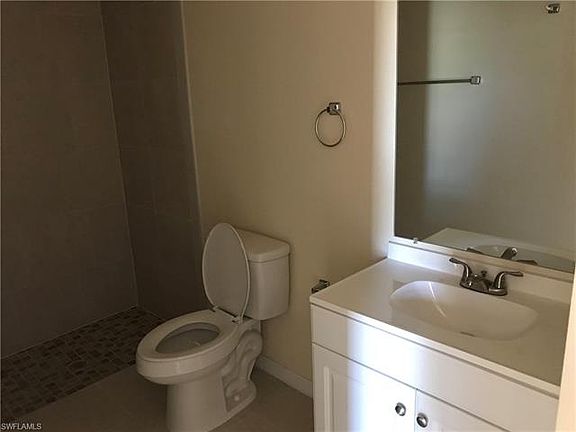 5th image of 1018 SE 24th Ave #1020