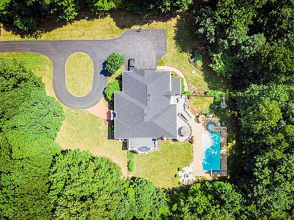 3rd image of 9796 Thorn Bush Dr
