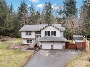 5495 E Collins Rd, Pt Orchard, WA 98366