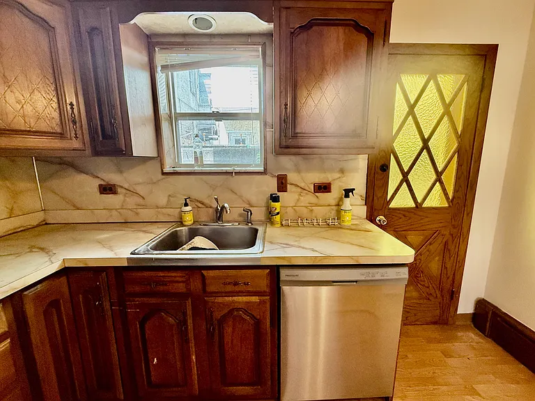 2416 S Juniper St — Photo 12
