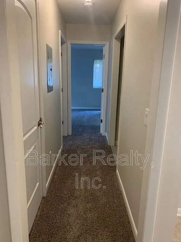 2 bed, 1.0 bath, 823 sqft, $1,200 — Photo 3