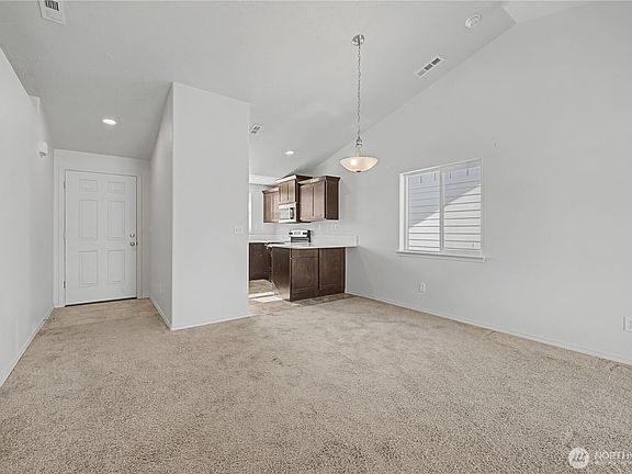 4th image of 1118 W Sequoia Road