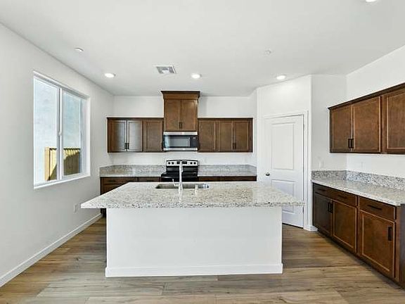 2nd image of 5245 Senesta Cir