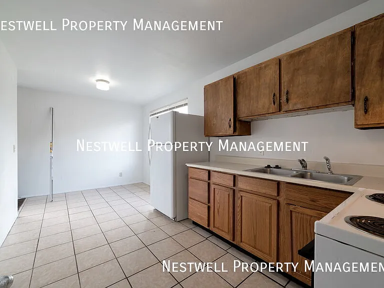 1881 W Lake Park Dr #3 — Photo 5