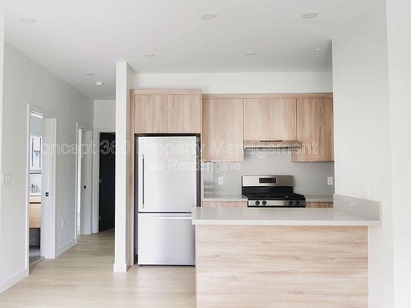 4th image of 2293 N Termino Ave Unit A