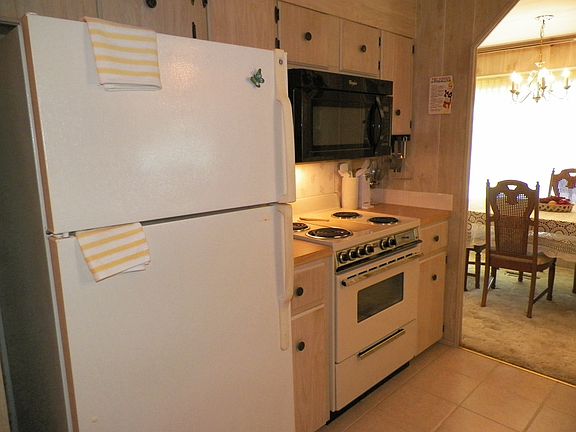 2nd image of 331 Woodhill Dr N