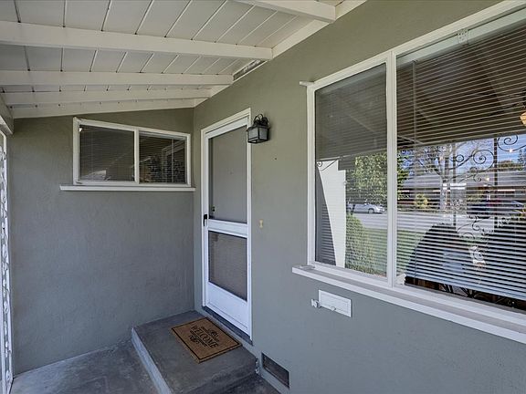 3rd image of 880 S Clover Ave