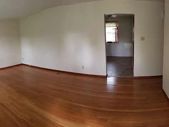 Livingroom (Hardwood floor)