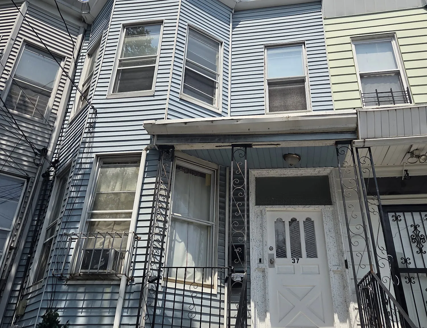 2 bed, 1200 sqft, $2,300 — Photo 1