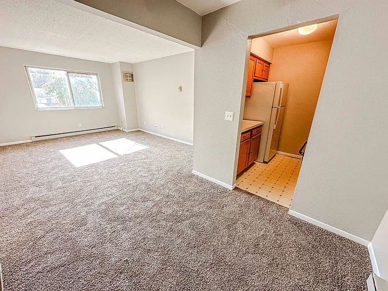 6730 Hill Ave — Photo 1