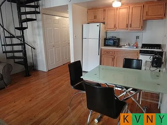 Rented by KVNY Soho | media 13