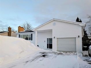8 Gordon St, Gander, NL A1V1Z9