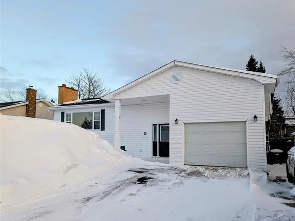 8 Gordon Street, Gander, NL A1V1Z9