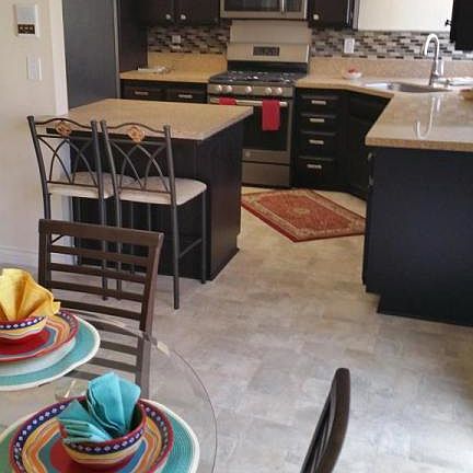 4th image of 2850 Montrose Ave APT 17