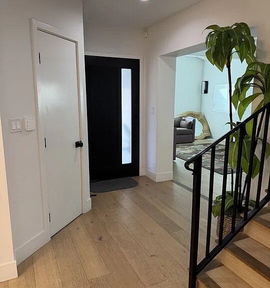 4342 Angeles Vista Blvd — Photo 2