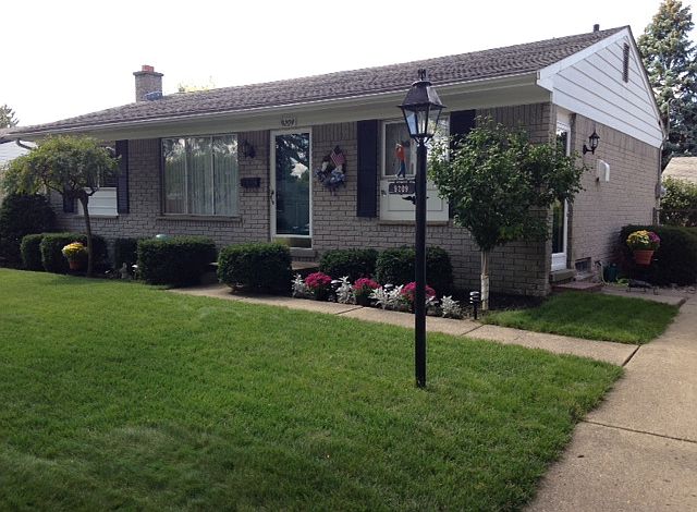 1st image of 9209 Marie St