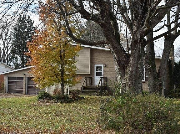 2nd image of 855 Wayne Dr