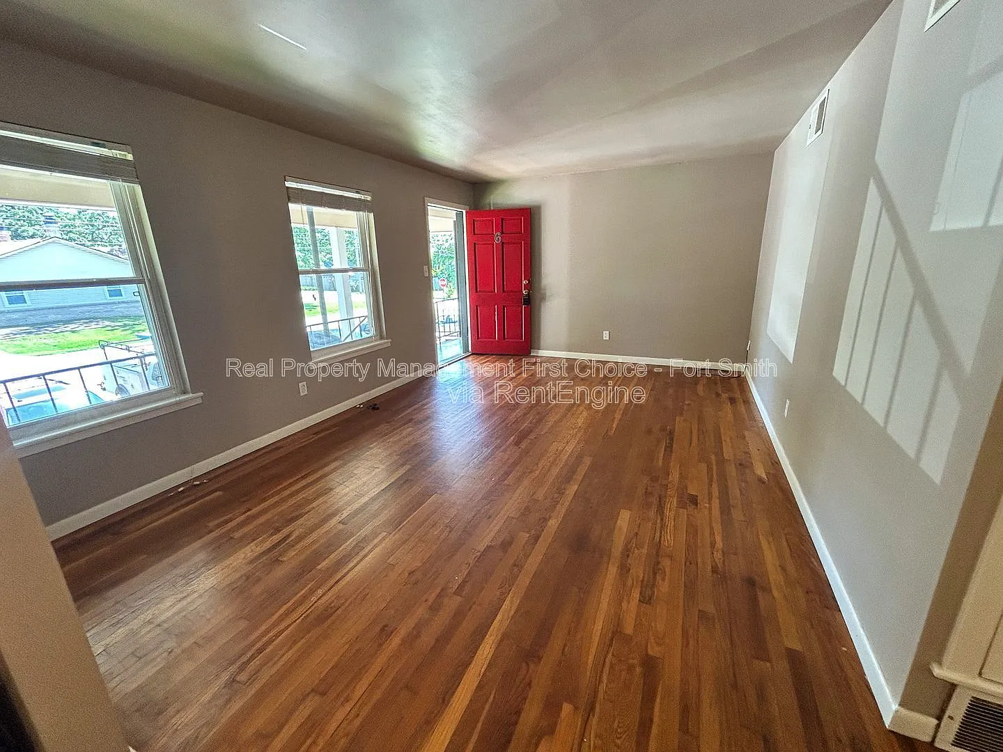 2 bed, 1.0 bath, 795 sqft, $560 — Photo 3