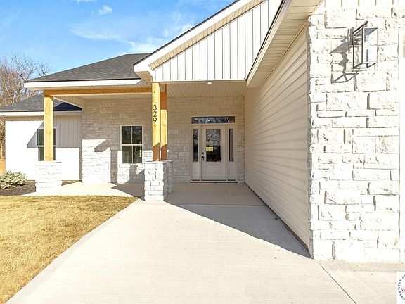 2nd image of 329 NE 21st Rd