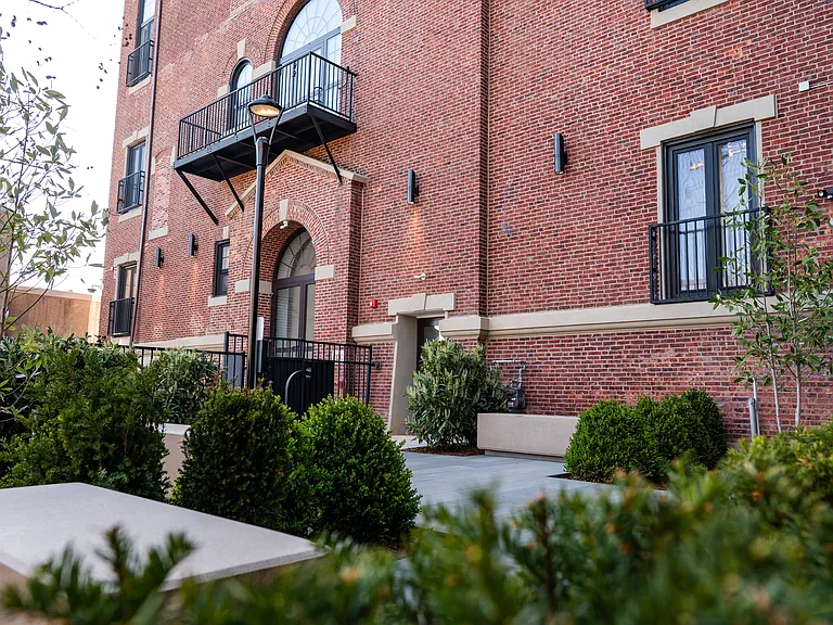 The Roe at Manayunk Apartments and Townhomes — Photo 94