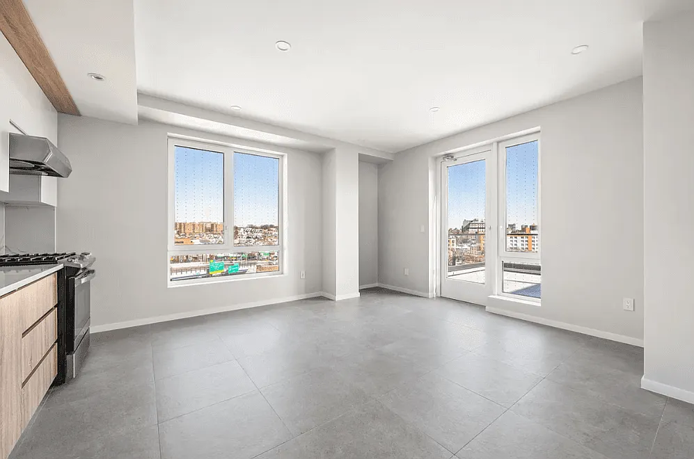 1 bed, 1.0 bath, 566 sqft, $3,218 — Photo 2