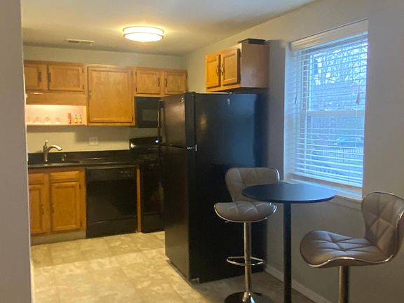 5th image of 502 E 17th St #102