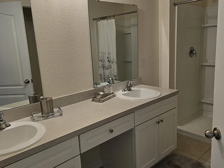 240 Pasadena Dr — Photo 17