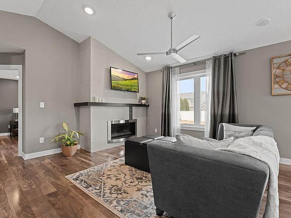 3rd image of 3038 Lake Meadow Dr NW