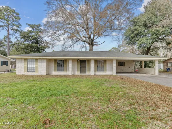 1209 Attakapas Dr, Opelousas, LA 70570