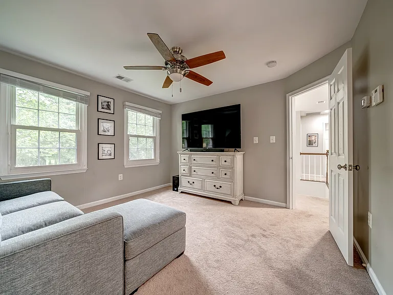 1219 Rowland Dr — Photo 27