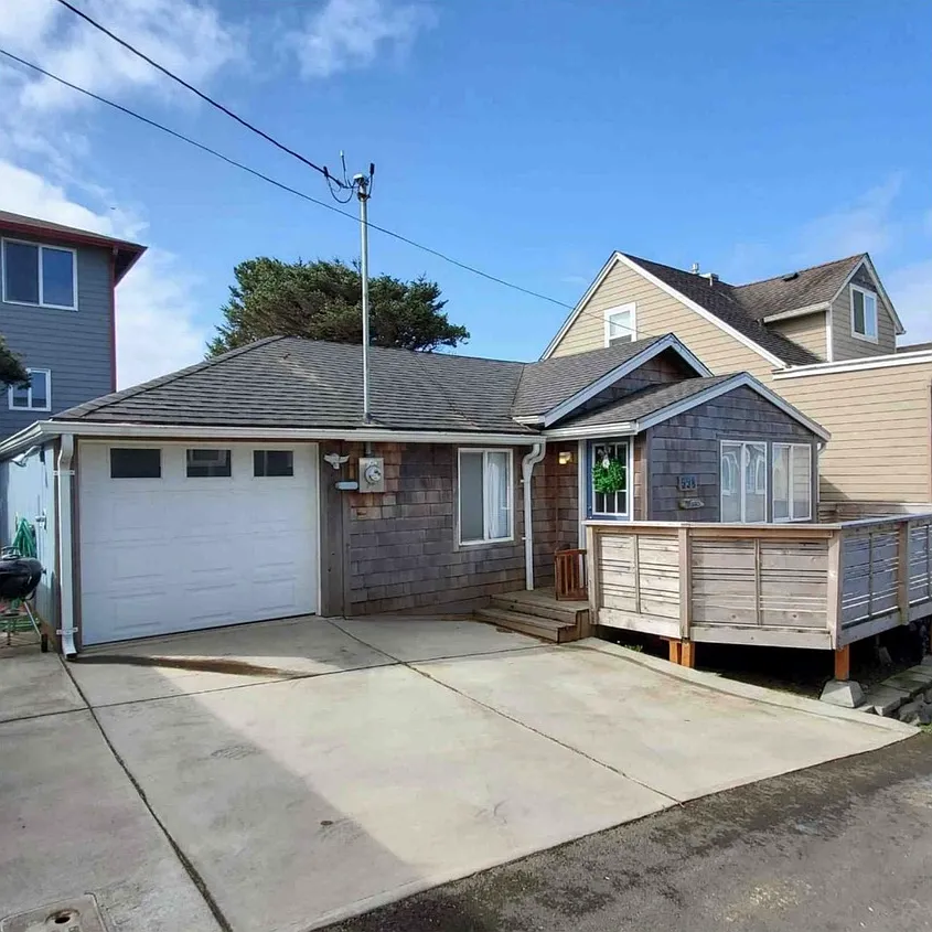 2 bed, 747 sqft, $2,450 — Photo 1