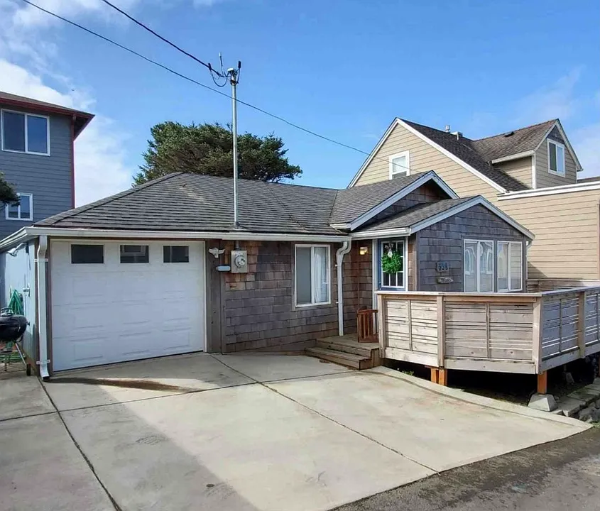 528 SW 33rd St