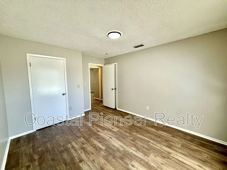 1242 Coolmont Dr — Photo 24