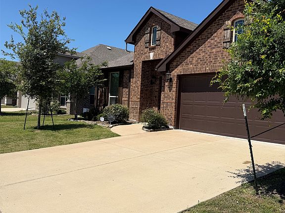 2nd image of 3301 Heathrow Rd