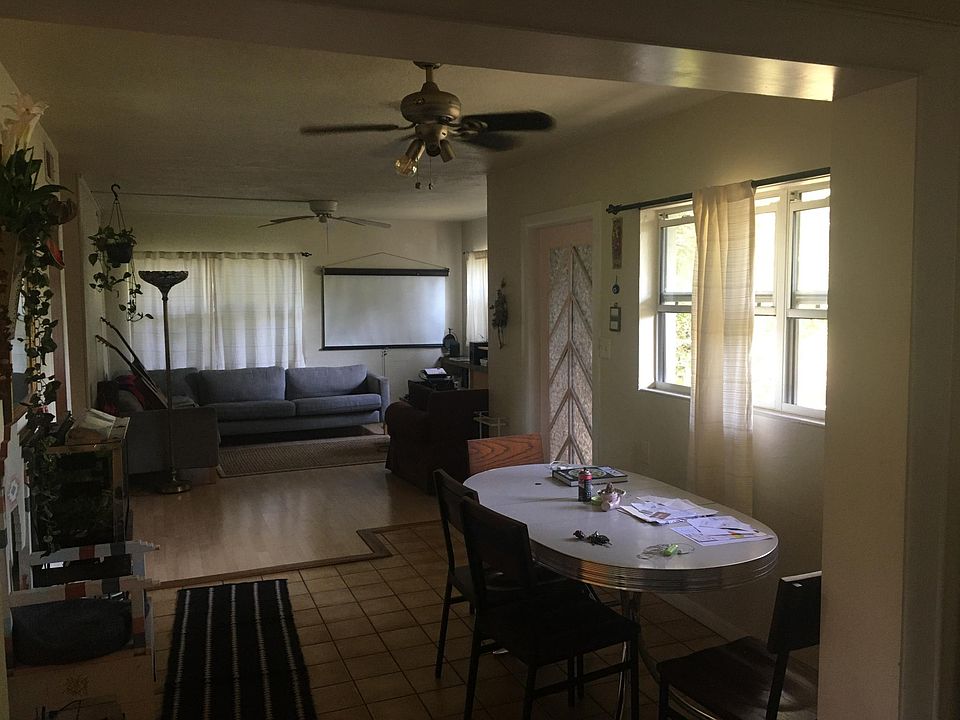 1st image of 915 NE 20th Pl