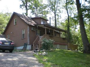 66 Fairlawn Dr, Hewitt, NJ 07421