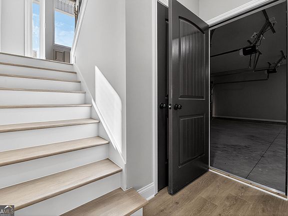 4th image of 353 Hampton Oaks Cir