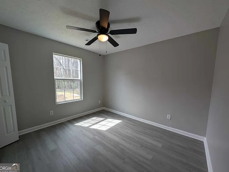 136 Tuscany Ln — Photo 13