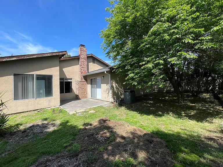 700 Los Lunas Way — Photo 17