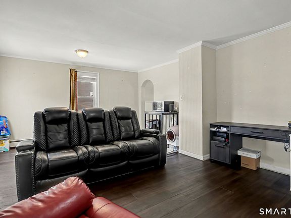3rd image of 178 Linen Avenue