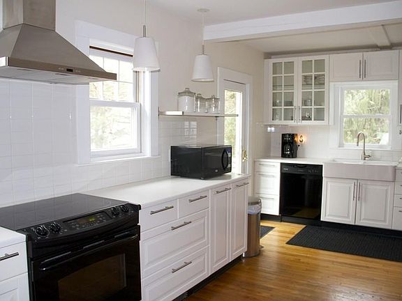 4th image of 9 Church St
